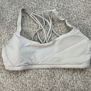 Lululemon Free to be Wild sports bra size 8